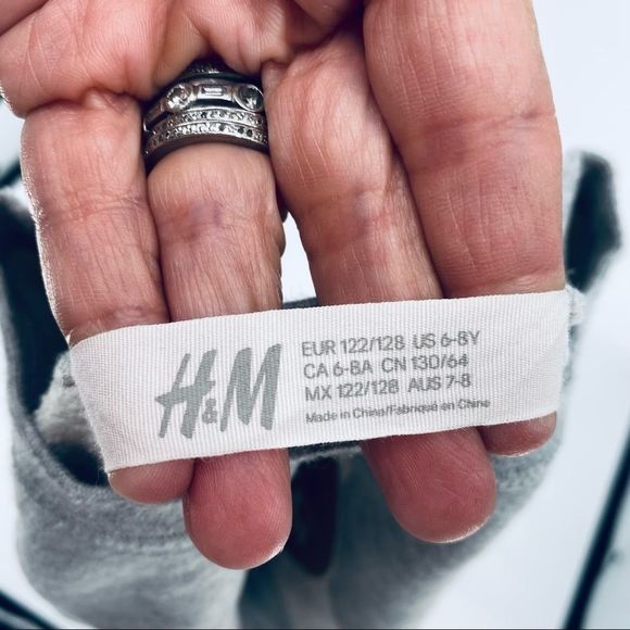 H&M x Disney Mickey Swestshirt Grey Gold sz 6-8Y (z) - Picture 3 of 6